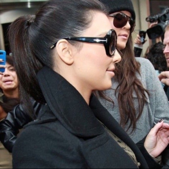 Tom Ford Black Cat-Eye Sunglasses with Gradient Lenses 130 - Picture 3 of 15